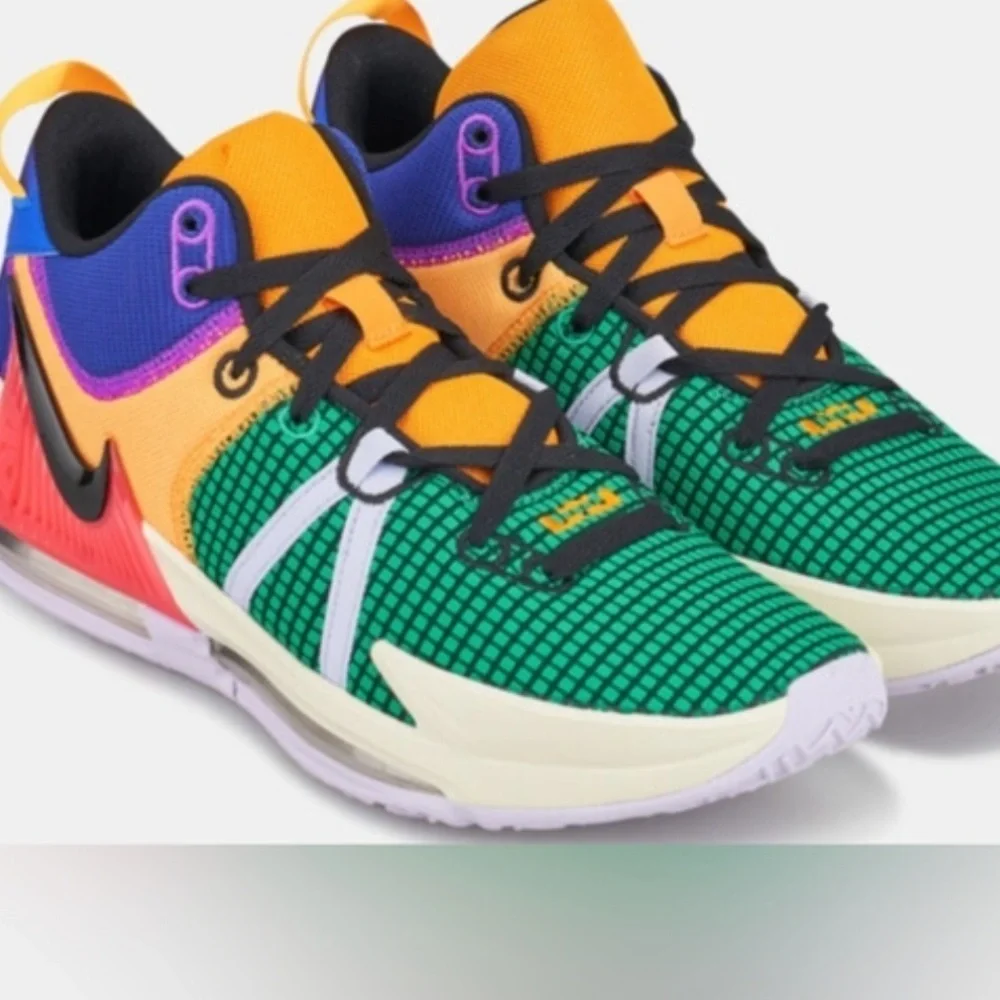 Nike LeBron Witness 7 GS 'Multi-Color Youth Size 7Y Women Sz 8 MSRP $198